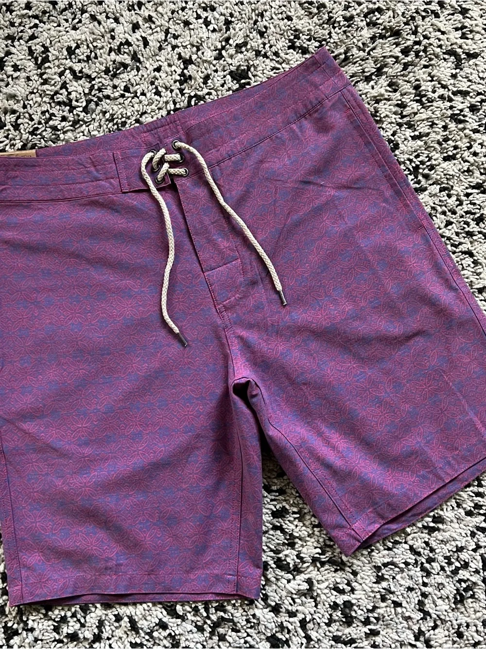 Faherty Biarritz Board Shorts Light Red Blue 9” Inseam Quick Dry Men’s Size 32